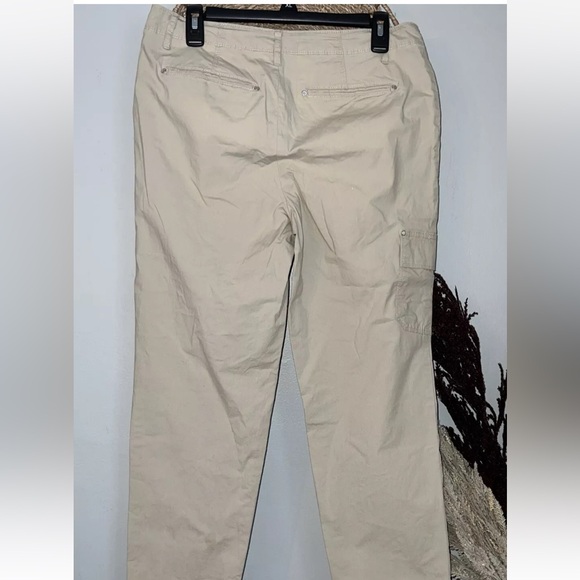 Liz Claiborne Tan Khaki Carpenter Chinos Sz 8 Ankle Pants 26” Inseam 32” Waist - Picture 3 of 6
